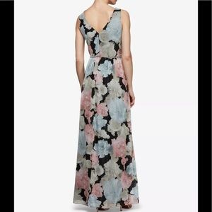 Women’s Formal Dress Size 12 SL Fashions Multi Floral Beaded Pearls Party Gown